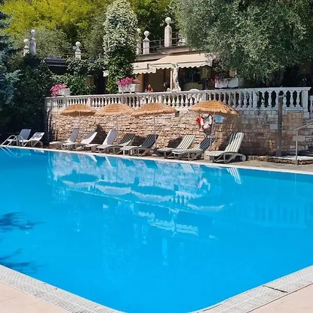 Park Montefiori Готель 4*
